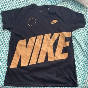 Nike shirt black